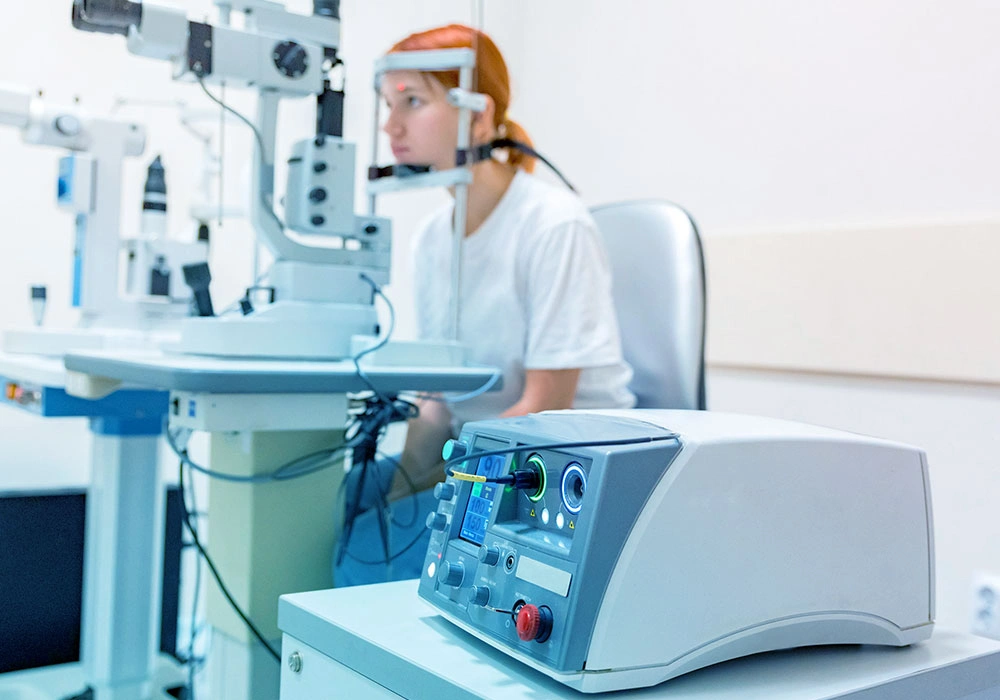 Can People With Keratoconus or Corneal Scars Have LASIK? Why Some Eyes Need Different Solutions