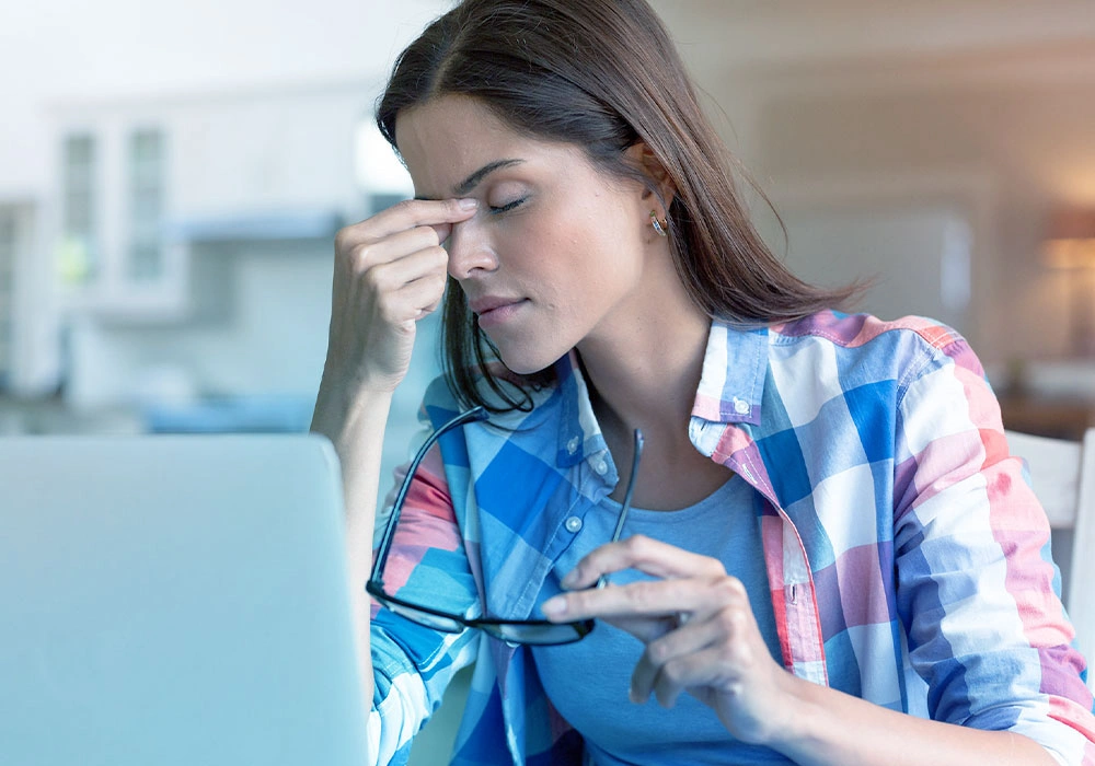 Managing Side Effects and Complications After Refractive Surgery: When to Call Your Doctor